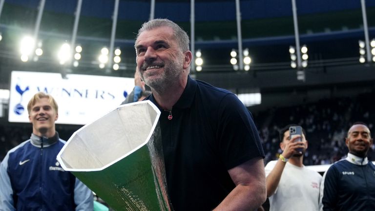 Ange Postecoglou Tottenham dalam Keseimbangan temp