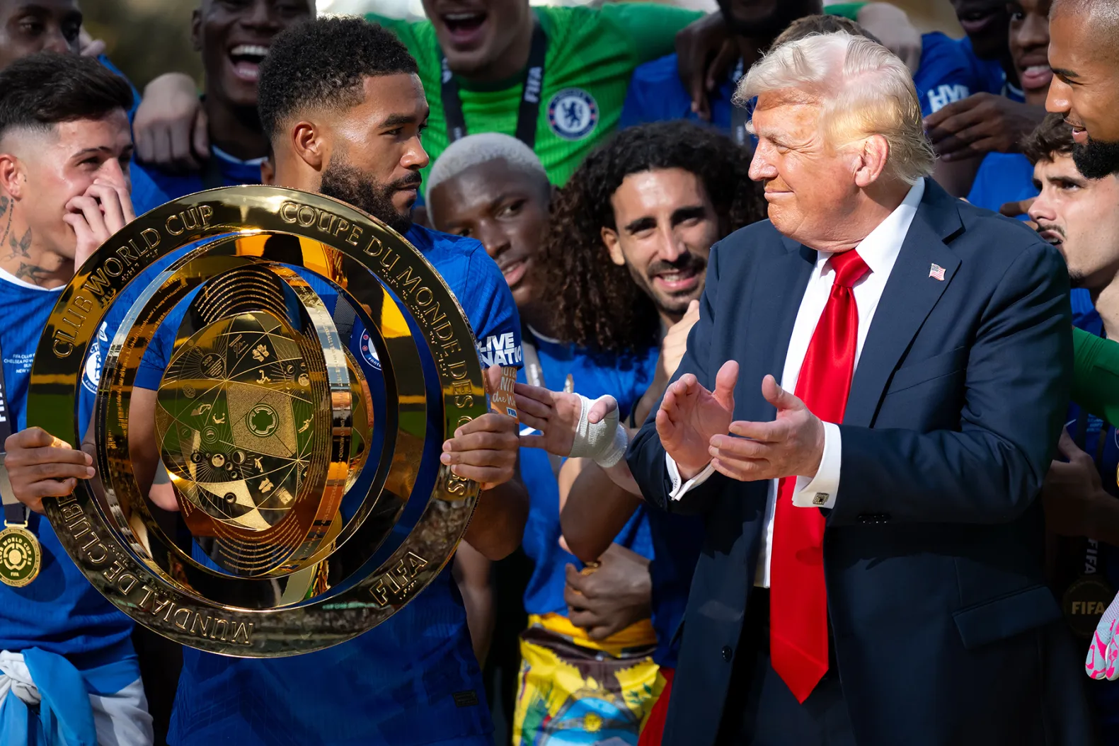 Trump Hadir di Tengah Perayaan Chelsea temp