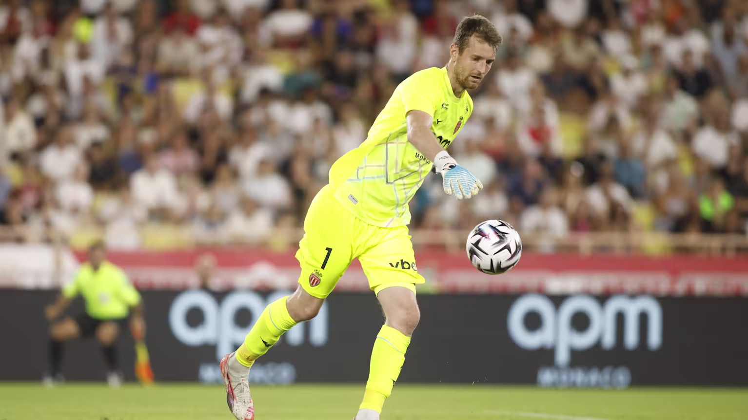 Monaco Segera Resmikan Kedatangan Lukas Hradecky